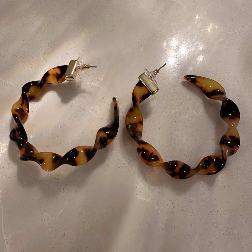 Brand New Acetate Tortoise Shell Twisted Hoop Earrings.